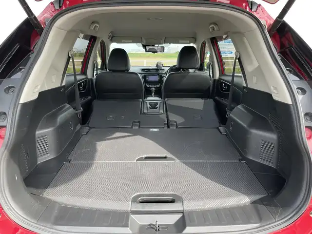 日産 エクストレイル 20Xi エクストリーマーX 佐賀県 2018(平30)年 5.6万km ガーネットレッド ４WD/純正ナビゲーション/・AM/FM/CD/DVD/Bluetooth/フルセグTV/アラウンドビューモニター/インテリジェントルームミラー/ETC/電動リアゲート/革巻きステアリング/・ステアリングリモコン/カプロンシート/インテリジェントキー/・プッシュスタート/コーナーセンサー/純正18インチアルミホイール/純正フロアマット/純正ドアバイザー