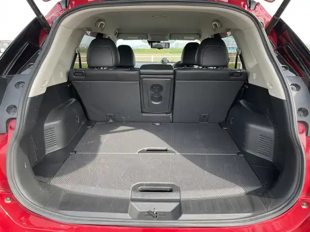 日産 エクストレイル 20Xi エクストリーマーX 佐賀県 2018(平30)年 5.6万km ガーネットレッド ４WD/純正ナビゲーション/・AM/FM/CD/DVD/Bluetooth/フルセグTV/アラウンドビューモニター/インテリジェントルームミラー/ETC/電動リアゲート/革巻きステアリング/・ステアリングリモコン/カプロンシート/インテリジェントキー/・プッシュスタート/コーナーセンサー/純正18インチアルミホイール/純正フロアマット/純正ドアバイザー