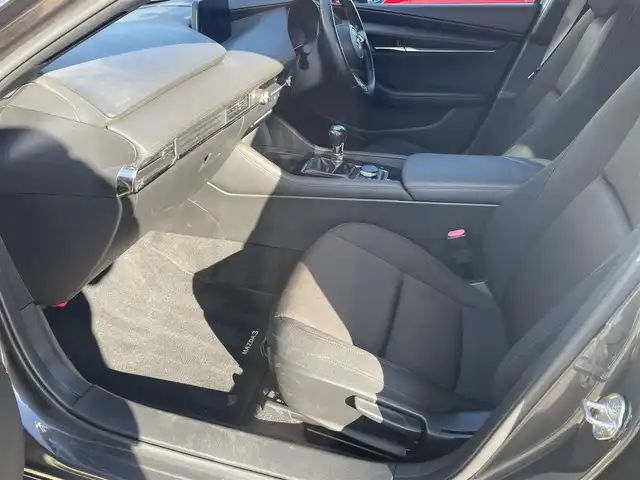 マツダ マツダ３ファストバック 15S ツーリング 福島県 2019(令1)年 1.5万km マシーングレープレミアムM ワンオーナー/純正メモリーナビ/CD/DVD/BT/USB/HDMI/フルセグTV/社外18インチAW(純正AW＋冬タイヤ積込)/360°セーフティパッケージ/レーダークルーズコントロール/ヘッドアップディスプレイ/クリアランスソナー/ステアリングリモコン/ドライブレコーダー/オートライト/LEDヘッドライト/ビルトインETC/プッシュスタート/フロアマット/ドアバイザー/i-stop