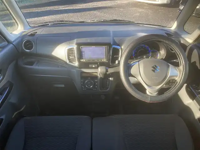 スズキ スペーシア カスタム XS 埼玉県 2014(平26)年 9.2万km ブルーイッシュブラックパール3 (株)IDOMが運営する【じしゃロン鳩ヶ谷店】の自社ローン専用車両になりますこちらは現金またはオートローンご利用時の価格です。自社ローンご希望の方は別途その旨お申付け下さい/登録時91825km/社外メモリナビ(品番:AVIC-MRZ099)/フルセグTV/バックカメラ/アイドリングストップ/プッシュスタート/両側パワースライドドア/右側ワンアクションパワースライドドア/パワースライドドアスイッチ/ビルトインETC/革巻きステアリング/ベンチシート/助手席シートアンダーボックス/純正HIDヘッドライト/純正フロアマット/スマートキー/スペアキー1本/ダブルエアバッグ/社外14インチAW/フロントフォグランプ/電動格納機能付きウインカーミラー