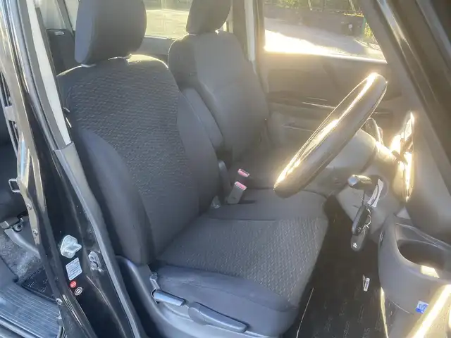 スズキ スペーシア カスタム XS 埼玉県 2014(平26)年 9.2万km ブルーイッシュブラックパール3 (株)IDOMが運営する【じしゃロン鳩ヶ谷店】の自社ローン専用車両になりますこちらは現金またはオートローンご利用時の価格です。自社ローンご希望の方は別途その旨お申付け下さい/登録時91825km/社外メモリナビ(品番:AVIC-MRZ099)/フルセグTV/バックカメラ/アイドリングストップ/プッシュスタート/両側パワースライドドア/右側ワンアクションパワースライドドア/パワースライドドアスイッチ/ビルトインETC/革巻きステアリング/ベンチシート/助手席シートアンダーボックス/純正HIDヘッドライト/純正フロアマット/スマートキー/スペアキー1本/ダブルエアバッグ/社外14インチAW/フロントフォグランプ/電動格納機能付きウインカーミラー