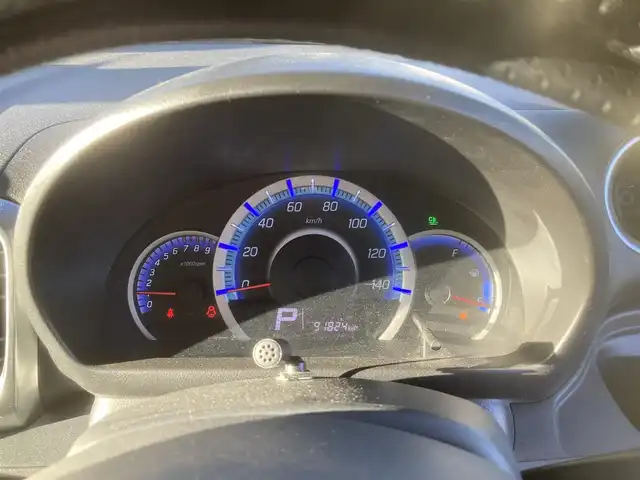 スズキ スペーシア カスタム XS 埼玉県 2014(平26)年 9.2万km ブルーイッシュブラックパール3 (株)IDOMが運営する【じしゃロン鳩ヶ谷店】の自社ローン専用車両になりますこちらは現金またはオートローンご利用時の価格です。自社ローンご希望の方は別途その旨お申付け下さい/登録時91825km/社外メモリナビ(品番:AVIC-MRZ099)/フルセグTV/バックカメラ/アイドリングストップ/プッシュスタート/両側パワースライドドア/右側ワンアクションパワースライドドア/パワースライドドアスイッチ/ビルトインETC/革巻きステアリング/ベンチシート/助手席シートアンダーボックス/純正HIDヘッドライト/純正フロアマット/スマートキー/スペアキー1本/ダブルエアバッグ/社外14インチAW/フロントフォグランプ/電動格納機能付きウインカーミラー