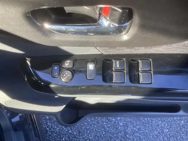 スズキ スペーシア カスタム XS 埼玉県 2014(平26)年 9.2万km ブルーイッシュブラックパール3 (株)IDOMが運営する【じしゃロン鳩ヶ谷店】の自社ローン専用車両になりますこちらは現金またはオートローンご利用時の価格です。自社ローンご希望の方は別途その旨お申付け下さい/登録時91825km/社外メモリナビ(品番:AVIC-MRZ099)/フルセグTV/バックカメラ/アイドリングストップ/プッシュスタート/両側パワースライドドア/右側ワンアクションパワースライドドア/パワースライドドアスイッチ/ビルトインETC/革巻きステアリング/ベンチシート/助手席シートアンダーボックス/純正HIDヘッドライト/純正フロアマット/スマートキー/スペアキー1本/ダブルエアバッグ/社外14インチAW/フロントフォグランプ/電動格納機能付きウインカーミラー