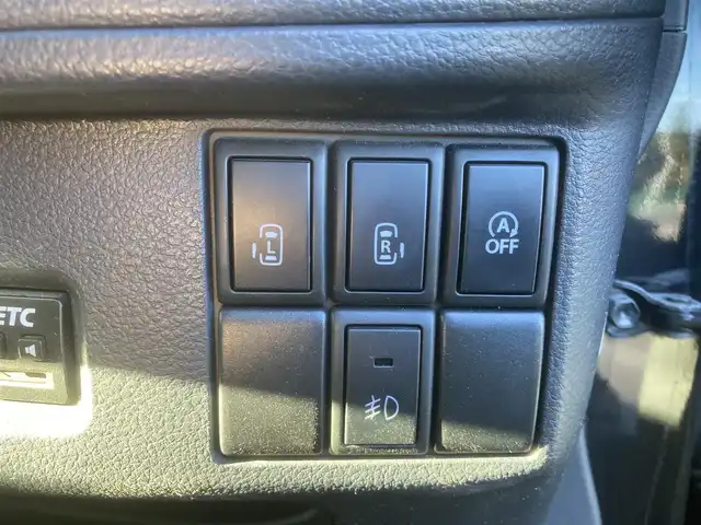 スズキ スペーシア カスタム XS 埼玉県 2014(平26)年 9.2万km ブルーイッシュブラックパール3 (株)IDOMが運営する【じしゃロン鳩ヶ谷店】の自社ローン専用車両になりますこちらは現金またはオートローンご利用時の価格です。自社ローンご希望の方は別途その旨お申付け下さい/登録時91825km/社外メモリナビ(品番:AVIC-MRZ099)/フルセグTV/バックカメラ/アイドリングストップ/プッシュスタート/両側パワースライドドア/右側ワンアクションパワースライドドア/パワースライドドアスイッチ/ビルトインETC/革巻きステアリング/ベンチシート/助手席シートアンダーボックス/純正HIDヘッドライト/純正フロアマット/スマートキー/スペアキー1本/ダブルエアバッグ/社外14インチAW/フロントフォグランプ/電動格納機能付きウインカーミラー