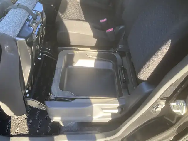 スズキ スペーシア カスタム XS 埼玉県 2014(平26)年 9.2万km ブルーイッシュブラックパール3 (株)IDOMが運営する【じしゃロン鳩ヶ谷店】の自社ローン専用車両になりますこちらは現金またはオートローンご利用時の価格です。自社ローンご希望の方は別途その旨お申付け下さい/登録時91825km/社外メモリナビ(品番:AVIC-MRZ099)/フルセグTV/バックカメラ/アイドリングストップ/プッシュスタート/両側パワースライドドア/右側ワンアクションパワースライドドア/パワースライドドアスイッチ/ビルトインETC/革巻きステアリング/ベンチシート/助手席シートアンダーボックス/純正HIDヘッドライト/純正フロアマット/スマートキー/スペアキー1本/ダブルエアバッグ/社外14インチAW/フロントフォグランプ/電動格納機能付きウインカーミラー