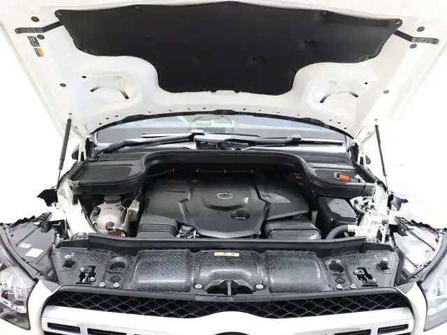 メルセデス・ベンツ ＧＬＳ４００ｄ 4マチック AMGライン 静岡県 2021(令3)年 4.3万km ダイヤモンドホワイト ●パノラミックスライディングルーフ/●MBUX(メルセデスユーザーエクスペリエンス)/12.3インチワイドディスプレイ/12.3インチコクピットディスプレイ/●Burmesterサラウンドサウンドシステム/●ワイヤレスチャージング/●本革シート/●ステアリングヒーター/●メモリー付パワーシート(前席)/●６ウェイパワーシート(２列目左右)/●電動ランバーサポート(前席)/●シートヒーター(全列左右)/●シートベンチレーター(前席)/●レザーARTICOダッシュボード/●温冷機能付カップホルダー(前席)/●アンビエントライト(64色)/●ヘッドアップディスプレイ/●エナジャイジングパッケージ/●エアバランスパッケージ(パフュームアドマイザー付)/●キーレスゴー/●フットトランクオープナー(テールゲート自動開閉機能)/●純正２１インチアルミホイール/●レーダーセーフティパッケージ/●３６０度カメラシステム/●パークトロニック/●アクティブパーキングアシスト(縦列・並列駐車)/●リアクロストラフィックアラート/●マルチビームLEDヘッドライト(ウルトラハイビーム付)/●アダプティブハイビームアシストプラス/●LEDコーナリングライト
