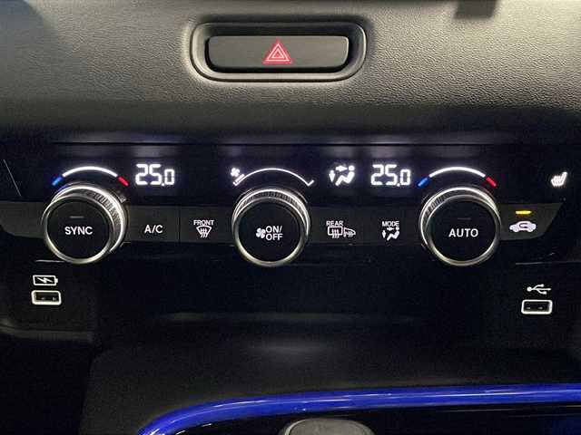 ホンダ ヴェゼル ハイブリッド e:HEV Z 福島県 2021(令3)年 2.2万km サンドカーキパール ハーフレザー　メーカーナビ　純正アルミホイル　衝突軽減　レーダークルコン　ＥＴＣ　ドラレコ　全方位カメラ　車両脱線　パドルシフト　パワーバックドア　プッシュスタート　フォグランプ　純正フロアマット　ブラインドスポットモニター　クリアランスソナー　ステアリングスイッチ　シートヒーター