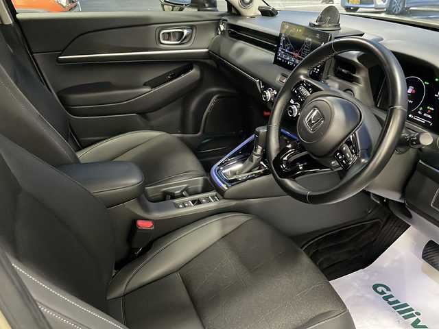 ホンダ ヴェゼル ハイブリッド e:HEV Z 福島県 2021(令3)年 2.2万km サンドカーキパール ハーフレザー　メーカーナビ　純正アルミホイル　衝突軽減　レーダークルコン　ＥＴＣ　ドラレコ　全方位カメラ　車両脱線　パドルシフト　パワーバックドア　プッシュスタート　フォグランプ　純正フロアマット　ブラインドスポットモニター　クリアランスソナー　ステアリングスイッチ　シートヒーター