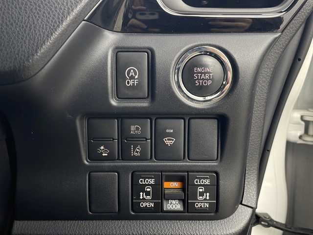 トヨタ ヴォクシー ZS 煌Ⅱ 秋田県 2019(令1)年 7.2万km ホワイトパールクリスタルシャイン 4WD/純正ナビ　/フルセグTV/AM/FM/CD/DVD/Bluetooth /両側パワースライドドア　/フリップダウンモニター　/バックカメラ　/寒冷地仕様　/ワイパーデアイサー/モデリスタエアロ　/プリクラッシュセーフティ　/クルーズコントロール　/レーンキープアシスト/横滑り防止装置/オートハイビーム　/LEDヘッドライト/プッシュスタート/アイドリングストップ