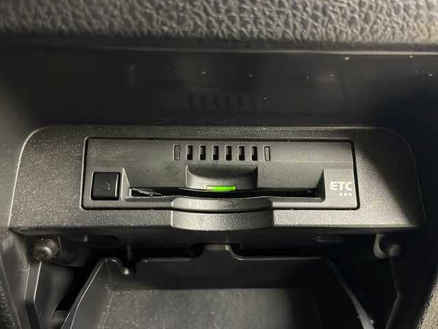 トヨタ ヴォクシー ZS 煌Ⅱ 秋田県 2019(令1)年 7.2万km ホワイトパールクリスタルシャイン 4WD/純正ナビ　/フルセグTV/AM/FM/CD/DVD/Bluetooth /両側パワースライドドア　/フリップダウンモニター　/バックカメラ　/寒冷地仕様　/ワイパーデアイサー/モデリスタエアロ　/プリクラッシュセーフティ　/クルーズコントロール　/レーンキープアシスト/横滑り防止装置/オートハイビーム　/LEDヘッドライト/プッシュスタート/アイドリングストップ