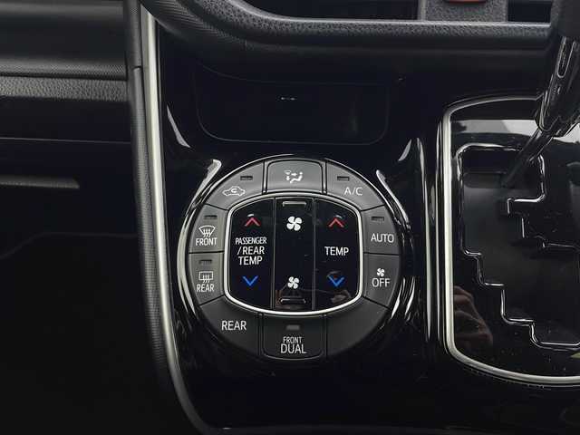 トヨタ ヴォクシー ZS 煌Ⅱ 秋田県 2019(令1)年 7.2万km ホワイトパールクリスタルシャイン 4WD/純正ナビ　/フルセグTV/AM/FM/CD/DVD/Bluetooth /両側パワースライドドア　/フリップダウンモニター　/バックカメラ　/寒冷地仕様　/ワイパーデアイサー/モデリスタエアロ　/プリクラッシュセーフティ　/クルーズコントロール　/レーンキープアシスト/横滑り防止装置/オートハイビーム　/LEDヘッドライト/プッシュスタート/アイドリングストップ