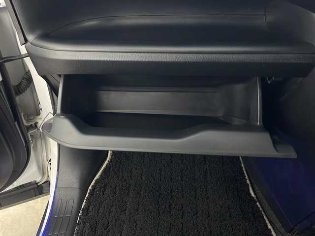 トヨタ ヴォクシー ZS 煌Ⅱ 秋田県 2019(令1)年 7.2万km ホワイトパールクリスタルシャイン 4WD/純正ナビ　/フルセグTV/AM/FM/CD/DVD/Bluetooth /両側パワースライドドア　/フリップダウンモニター　/バックカメラ　/寒冷地仕様　/ワイパーデアイサー/モデリスタエアロ　/プリクラッシュセーフティ　/クルーズコントロール　/レーンキープアシスト/横滑り防止装置/オートハイビーム　/LEDヘッドライト/プッシュスタート/アイドリングストップ