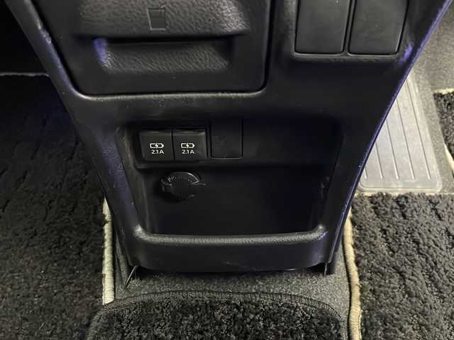 トヨタ ヴォクシー ZS 煌Ⅱ 秋田県 2019(令1)年 7.2万km ホワイトパールクリスタルシャイン 4WD/純正ナビ　/フルセグTV/AM/FM/CD/DVD/Bluetooth /両側パワースライドドア　/フリップダウンモニター　/バックカメラ　/寒冷地仕様　/ワイパーデアイサー/モデリスタエアロ　/プリクラッシュセーフティ　/クルーズコントロール　/レーンキープアシスト/横滑り防止装置/オートハイビーム　/LEDヘッドライト/プッシュスタート/アイドリングストップ