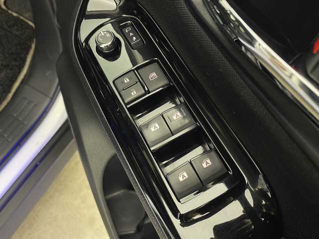 トヨタ ヴォクシー ZS 煌Ⅱ 秋田県 2019(令1)年 7.2万km ホワイトパールクリスタルシャイン 4WD/純正ナビ　/フルセグTV/AM/FM/CD/DVD/Bluetooth /両側パワースライドドア　/フリップダウンモニター　/バックカメラ　/寒冷地仕様　/ワイパーデアイサー/モデリスタエアロ　/プリクラッシュセーフティ　/クルーズコントロール　/レーンキープアシスト/横滑り防止装置/オートハイビーム　/LEDヘッドライト/プッシュスタート/アイドリングストップ