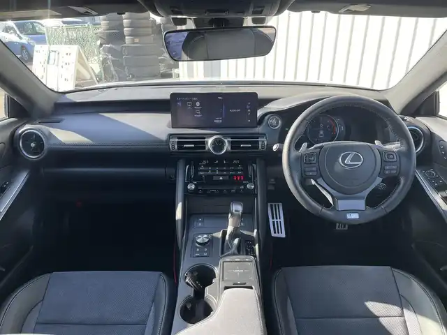 レクサス ＩＳ 300 Fスポーツ モードブラックS 富山県 2022(令4)年 1.6万km ホワイトノーヴァガラスフレーク サンルーフ/オレンジキャリパー/RSRローダウンサス/純正サスペンション積み込み/BBS製純正19インチAW/パノラミックビューモニター/メーカーナビ/フルセグＴＶ/Bluetooth/DVD再生/ビルトインETC2.0/レーダークルーズコントロール/レーンキープアシスト/オートマチックハイビーム/パドルシフト/ステアリングスイッチ/パワーシート/シートヒーター/エアシート/コーナーセンサー/LEDオートライト