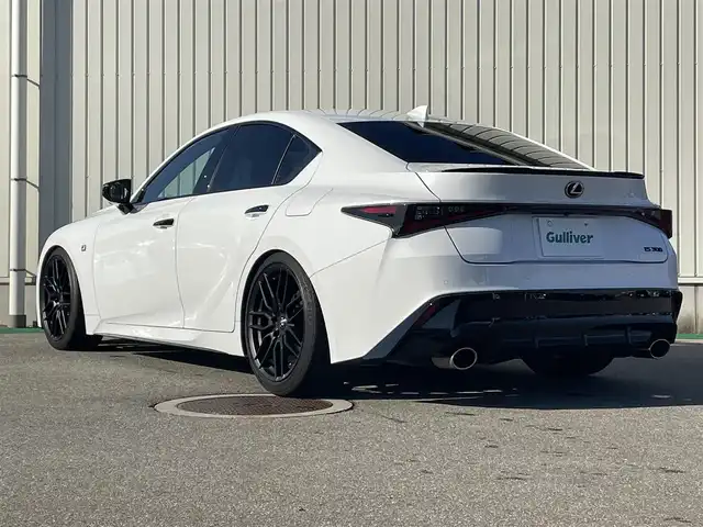 レクサス ＩＳ 300 Fスポーツ モードブラックS 富山県 2022(令4)年 1.6万km ホワイトノーヴァガラスフレーク サンルーフ/オレンジキャリパー/RSRローダウンサス/純正サスペンション積み込み/BBS製純正19インチAW/パノラミックビューモニター/メーカーナビ/フルセグＴＶ/Bluetooth/DVD再生/ビルトインETC2.0/レーダークルーズコントロール/レーンキープアシスト/オートマチックハイビーム/パドルシフト/ステアリングスイッチ/パワーシート/シートヒーター/エアシート/コーナーセンサー/LEDオートライト