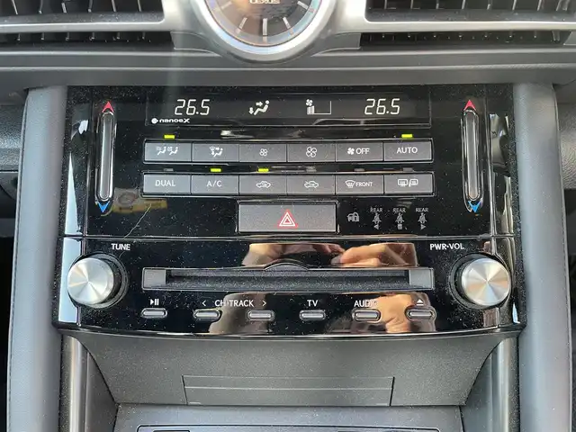 レクサス ＩＳ 300 Fスポーツ モードブラックS 富山県 2022(令4)年 1.6万km ホワイトノーヴァガラスフレーク サンルーフ/オレンジキャリパー/RSRローダウンサス/純正サスペンション積み込み/BBS製純正19インチAW/パノラミックビューモニター/メーカーナビ/フルセグＴＶ/Bluetooth/DVD再生/ビルトインETC2.0/レーダークルーズコントロール/レーンキープアシスト/オートマチックハイビーム/パドルシフト/ステアリングスイッチ/パワーシート/シートヒーター/エアシート/コーナーセンサー/LEDオートライト