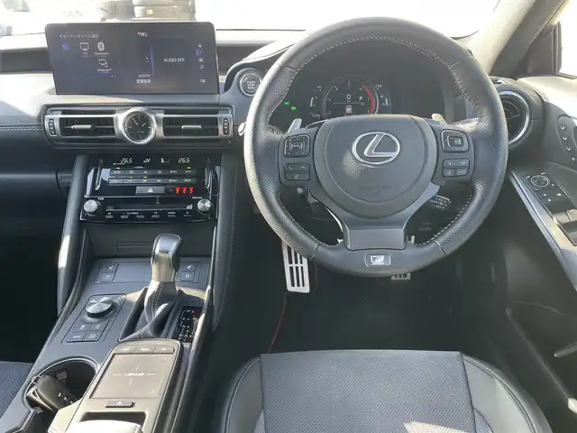 レクサス ＩＳ 300 Fスポーツ モードブラックS 富山県 2022(令4)年 1.6万km ホワイトノーヴァガラスフレーク サンルーフ/オレンジキャリパー/RSRローダウンサス/純正サスペンション積み込み/BBS製純正19インチAW/パノラミックビューモニター/メーカーナビ/フルセグＴＶ/Bluetooth/DVD再生/ビルトインETC2.0/レーダークルーズコントロール/レーンキープアシスト/オートマチックハイビーム/パドルシフト/ステアリングスイッチ/パワーシート/シートヒーター/エアシート/コーナーセンサー/LEDオートライト