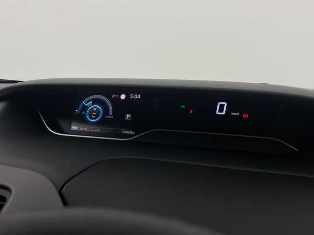 日産 セレナ e－パワー ハイウェイスター V 愛知県 2021(令3)年 5.9万km アズライトブルー 純正ナビ(MJ320D-W)/フルセグTV・Bluetooth・CD・DVD・AM・FM/フリップダウンモニター/ETC/インテリジェントアラウンドビューモニター/インテリジェントルームミラー/両側パワースライドドア/セーフティパック/プロパイロット/クルーズコントロール/インテリジェントエマージェンシーブレーキ/前方衝突予測警報/車線逸脱防止支援システム/車線逸脱警報/後側方衝突防止支援システム/後側方車両検知警報/ふらつき警報/リヤクロストラフィックアラート/踏み間違い衝突防止アシスト/標識認識/車両接近通報/フロント・バックソナー/アイドリングストップ/横滑り防止/ヒルスタートアシスト/LEDヘッドライト/インテリジェントオートライトシステム/アダプティブLEDヘッドライトシステム/フロントフォグランプ/電動格納ミラーウィンカー/革巻きステアリング/プッシュスタート/電子パーキングブレーキ/オートブレーキホールド/保証書・取扱説明書/スペアキー