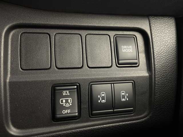 日産 セレナ e－パワー ハイウェイスター V 愛知県 2021(令3)年 5.9万km アズライトブルー 純正ナビ(MJ320D-W)/フルセグTV・Bluetooth・CD・DVD・AM・FM/フリップダウンモニター/ETC/インテリジェントアラウンドビューモニター/インテリジェントルームミラー/両側パワースライドドア/セーフティパック/プロパイロット/クルーズコントロール/インテリジェントエマージェンシーブレーキ/前方衝突予測警報/車線逸脱防止支援システム/車線逸脱警報/後側方衝突防止支援システム/後側方車両検知警報/ふらつき警報/リヤクロストラフィックアラート/踏み間違い衝突防止アシスト/標識認識/車両接近通報/フロント・バックソナー/アイドリングストップ/横滑り防止/ヒルスタートアシスト/LEDヘッドライト/インテリジェントオートライトシステム/アダプティブLEDヘッドライトシステム/フロントフォグランプ/電動格納ミラーウィンカー/革巻きステアリング/プッシュスタート/電子パーキングブレーキ/オートブレーキホールド/保証書・取扱説明書/スペアキー