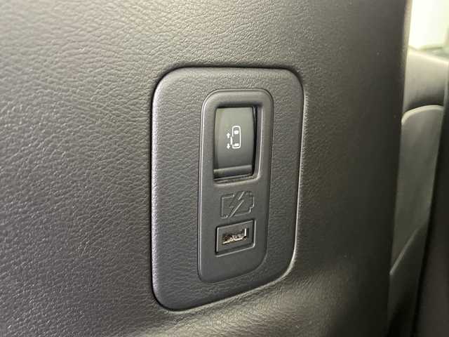 日産 セレナ e－パワー ハイウェイスター V 愛知県 2021(令3)年 5.9万km アズライトブルー 純正ナビ(MJ320D-W)/フルセグTV・Bluetooth・CD・DVD・AM・FM/フリップダウンモニター/ETC/インテリジェントアラウンドビューモニター/インテリジェントルームミラー/両側パワースライドドア/セーフティパック/プロパイロット/クルーズコントロール/インテリジェントエマージェンシーブレーキ/前方衝突予測警報/車線逸脱防止支援システム/車線逸脱警報/後側方衝突防止支援システム/後側方車両検知警報/ふらつき警報/リヤクロストラフィックアラート/踏み間違い衝突防止アシスト/標識認識/車両接近通報/フロント・バックソナー/アイドリングストップ/横滑り防止/ヒルスタートアシスト/LEDヘッドライト/インテリジェントオートライトシステム/アダプティブLEDヘッドライトシステム/フロントフォグランプ/電動格納ミラーウィンカー/革巻きステアリング/プッシュスタート/電子パーキングブレーキ/オートブレーキホールド/保証書・取扱説明書/スペアキー