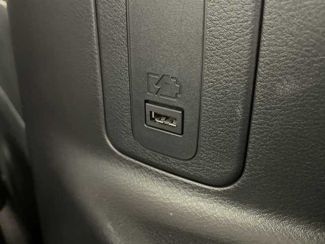 日産 セレナ e－パワー ハイウェイスター V 愛知県 2021(令3)年 5.9万km アズライトブルー 純正ナビ(MJ320D-W)/フルセグTV・Bluetooth・CD・DVD・AM・FM/フリップダウンモニター/ETC/インテリジェントアラウンドビューモニター/インテリジェントルームミラー/両側パワースライドドア/セーフティパック/プロパイロット/クルーズコントロール/インテリジェントエマージェンシーブレーキ/前方衝突予測警報/車線逸脱防止支援システム/車線逸脱警報/後側方衝突防止支援システム/後側方車両検知警報/ふらつき警報/リヤクロストラフィックアラート/踏み間違い衝突防止アシスト/標識認識/車両接近通報/フロント・バックソナー/アイドリングストップ/横滑り防止/ヒルスタートアシスト/LEDヘッドライト/インテリジェントオートライトシステム/アダプティブLEDヘッドライトシステム/フロントフォグランプ/電動格納ミラーウィンカー/革巻きステアリング/プッシュスタート/電子パーキングブレーキ/オートブレーキホールド/保証書・取扱説明書/スペアキー