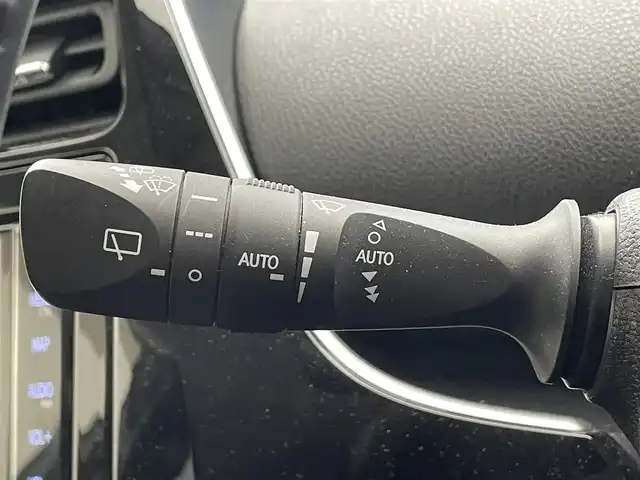 トヨタ プリウス Sセーフティプラス 滋賀県 2018(平30)年 4.6万km スティールブロンドM 純正ナビ/(CD/DVD/Bluetooth/ワンセグ)/バックカメラ/LEDヘッドライト/オートライト/オートハイビーム/クルーズコントロール/ビルトインETC/スマートキー/革巻きステアリング/社外エアロ