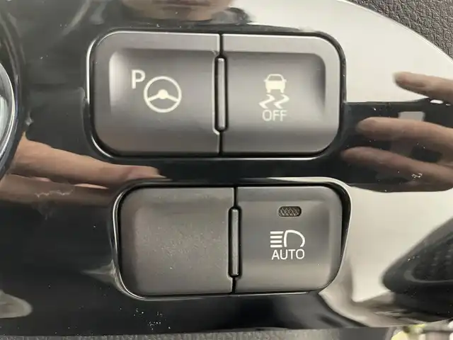 トヨタ プリウス Sセーフティプラス 滋賀県 2018(平30)年 4.6万km スティールブロンドM 純正ナビ/(CD/DVD/Bluetooth/ワンセグ)/バックカメラ/LEDヘッドライト/オートライト/オートハイビーム/クルーズコントロール/ビルトインETC/スマートキー/革巻きステアリング/社外エアロ