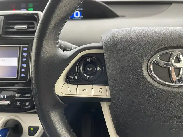 トヨタ プリウス Sセーフティプラス 滋賀県 2018(平30)年 4.6万km スティールブロンドM 純正ナビ/(CD/DVD/Bluetooth/ワンセグ)/バックカメラ/LEDヘッドライト/オートライト/オートハイビーム/クルーズコントロール/ビルトインETC/スマートキー/革巻きステアリング/社外エアロ