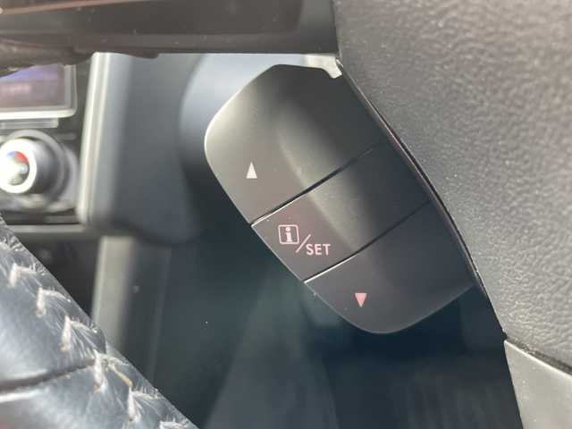 スバル レヴォーグ 1．6GT アイサイト 富山県 2018(平30)年 8.8万km クリスタルホワイトP 純正８型ＳＤナビ/型式：CN-LX840D/【フルセグＴＶ/CD/SD/DVD/USB】/バックカメラ/パドルシフト/ＥＴＣ２．０/プッシュスタート/スペアキー×３/クルーズコントロール追従機能有/純正フロアマット/オートブレーキホールド/ドアバイザー/デイランプ/ブラインドタッチモニター