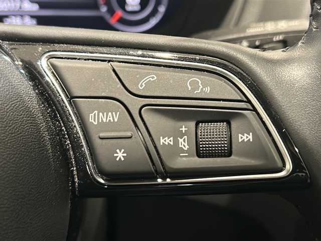 アウディ Ｑ２ 1．0 TFSI スポーツ 新潟県 2018(平30)年 2.6万km ミトスブラックメタリック ワンオーナー/バーチャルコックピット/ナビゲーションパッケージ/-MMIナビゲーションシステム/-8スピーカー/-スマートフォンインターフェイス/LEDライトパッケージ/-LEDヘッドライト/-LEDリヤダイナミックターンインディケーター/-ヘッドライトウォッシャー/コンビニエンスパッケージ/-アドバンストキーシステム/-リヤビューカメラ/-アウディパーキングシステム/ベーシックパッケージ/-デラックスオートマチックエアコンディショナー/-ルームミラー自動防眩/-レイン/ライトセンサー/-アウディプレセンスフロント/-ドライバーインフォメーションシステム/-ステアリングホイール3スポークレザーマルチファンクション/-センターアームレスト/シートヒーター/フルセグTV/ETC/電動パーキングブレーキ/オートブレーキホールド/アイドリングストップ