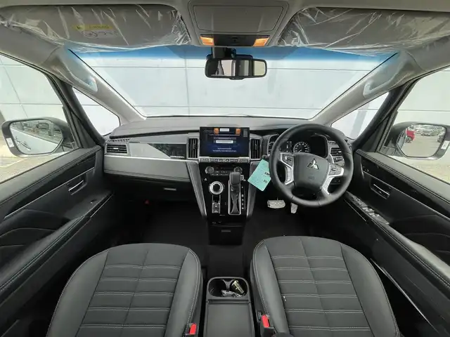 三菱 デリカＤ：５ シャモニー 千葉県 2025(令7)年 0.1万km未満 パールⅡ 禁煙車/衝突被害軽減ブレーキ/１１インチアルパイン製ナビ/後席アルパイン製モニター/ステアリングヒーター/Ｄ／Ｎ席パワーシート/Ｄ／Ｎ席シートヒーター /BSM/両側パワスラ/純正アルミ /4WD /クルコン(追従機能あり)