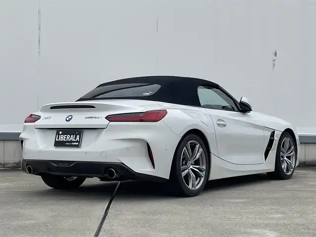 ＢＭＷ Ｚ４ sDrive20i Mスポーツ 東京都 2020(令2)年 2.8万km アルピンホワイト 本革シート【マグマレッド】/・メモリ付きパワーシート/・シートヒーター/ドライビングアシスト/・レーン・ディパーチャー・ウォーニング/・レーン・チェンジ・ウォーニング/・前車接近警告機能/・ 衝突回避・被害軽減ブレーキ/・ 後車衝突警告機能/・クロス・トラフィック・ウォーニング（リヤ）/ハイビームアシスト