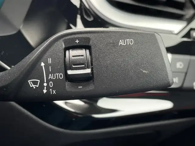 ＢＭＷ Ｚ４ sDrive20i Mスポーツ 東京都 2020(令2)年 2.8万km アルピンホワイト 本革シート【マグマレッド】/・メモリ付きパワーシート/・シートヒーター/ドライビングアシスト/・レーン・ディパーチャー・ウォーニング/・レーン・チェンジ・ウォーニング/・前車接近警告機能/・ 衝突回避・被害軽減ブレーキ/・ 後車衝突警告機能/・クロス・トラフィック・ウォーニング（リヤ）/ハイビームアシスト