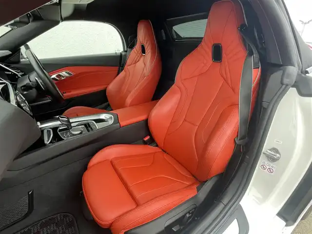 ＢＭＷ Ｚ４ sDrive20i Mスポーツ 東京都 2020(令2)年 2.8万km アルピンホワイト 本革シート【マグマレッド】/・メモリ付きパワーシート/・シートヒーター/ドライビングアシスト/・レーン・ディパーチャー・ウォーニング/・レーン・チェンジ・ウォーニング/・前車接近警告機能/・ 衝突回避・被害軽減ブレーキ/・ 後車衝突警告機能/・クロス・トラフィック・ウォーニング（リヤ）/ハイビームアシスト