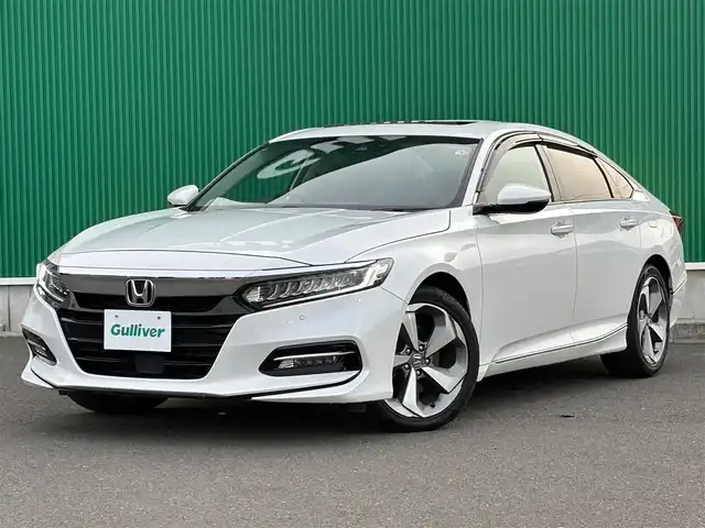 ホンダ アコード EX 宮城県 2020(令2)年 5.5万km プラチナホワイトパール ホンダセンシング/●衝突軽減ブレーキ〈CMBS〉/●誤発進抑制機能/●後方誤発進抑制機能/●歩行者事故低減ステアリング/●路外逸脱抑制機能/●渋滞追従機能付アダプティブ・クルーズ・コントロール〈ACC〉/●車線維持支援システム〈LKAS〉/●先行車発進お知らせ機能/●標識認識機能/●オートハイビーム/ブラインドスポットインフォメーション/パーキングセンサーシステム/ヘッドアップディスプレイ/Hondaインターナビ＋リンクアップフリー/・8インチワイドディスプレイ/・Bluetooth/・フルセグTV/・USB/・AppleCarPlay/バックカメラ/ビルトインETC/ワイヤレス充電（前席）/充電用USBジャック（後席）/黒革シート/パワーシート（運転席メモリー機能付）/シートヒーター/革巻きステアリング/パドルシフト/電動パーキングブレーキ/ブレーキホールド/LEDヘッドランプ/オートライト/電動格納ミラー/純正18インチAW/フロアマット/ドアバイザー/W/サイド/カーテンエアバッグ