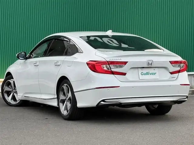 ホンダ アコード EX 宮城県 2020(令2)年 5.5万km プラチナホワイトパール ホンダセンシング/●衝突軽減ブレーキ〈CMBS〉/●誤発進抑制機能/●後方誤発進抑制機能/●歩行者事故低減ステアリング/●路外逸脱抑制機能/●渋滞追従機能付アダプティブ・クルーズ・コントロール〈ACC〉/●車線維持支援システム〈LKAS〉/●先行車発進お知らせ機能/●標識認識機能/●オートハイビーム/ブラインドスポットインフォメーション/パーキングセンサーシステム/ヘッドアップディスプレイ/Hondaインターナビ＋リンクアップフリー/・8インチワイドディスプレイ/・Bluetooth/・フルセグTV/・USB/・AppleCarPlay/バックカメラ/ビルトインETC/ワイヤレス充電（前席）/充電用USBジャック（後席）/黒革シート/パワーシート（運転席メモリー機能付）/シートヒーター/革巻きステアリング/パドルシフト/電動パーキングブレーキ/ブレーキホールド/LEDヘッドランプ/オートライト/電動格納ミラー/純正18インチAW/フロアマット/ドアバイザー/W/サイド/カーテンエアバッグ