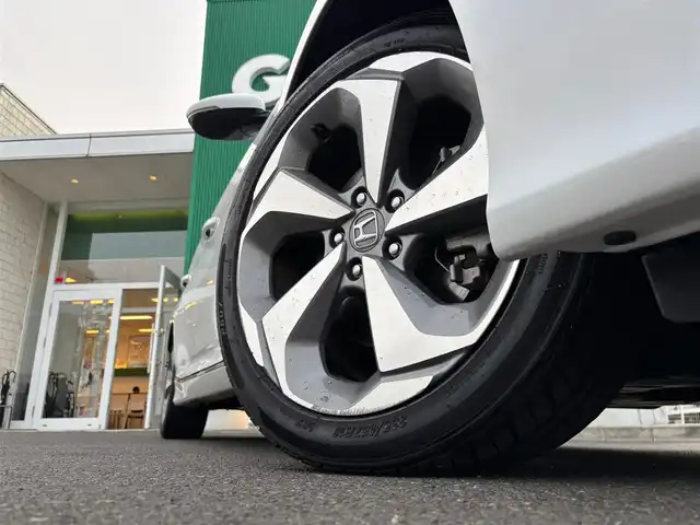 ホンダ アコード EX 宮城県 2020(令2)年 5.5万km プラチナホワイトパール ホンダセンシング/●衝突軽減ブレーキ〈CMBS〉/●誤発進抑制機能/●後方誤発進抑制機能/●歩行者事故低減ステアリング/●路外逸脱抑制機能/●渋滞追従機能付アダプティブ・クルーズ・コントロール〈ACC〉/●車線維持支援システム〈LKAS〉/●先行車発進お知らせ機能/●標識認識機能/●オートハイビーム/ブラインドスポットインフォメーション/パーキングセンサーシステム/ヘッドアップディスプレイ/Hondaインターナビ＋リンクアップフリー/・8インチワイドディスプレイ/・Bluetooth/・フルセグTV/・USB/・AppleCarPlay/バックカメラ/ビルトインETC/ワイヤレス充電（前席）/充電用USBジャック（後席）/黒革シート/パワーシート（運転席メモリー機能付）/シートヒーター/革巻きステアリング/パドルシフト/電動パーキングブレーキ/ブレーキホールド/LEDヘッドランプ/オートライト/電動格納ミラー/純正18インチAW/フロアマット/ドアバイザー/W/サイド/カーテンエアバッグ