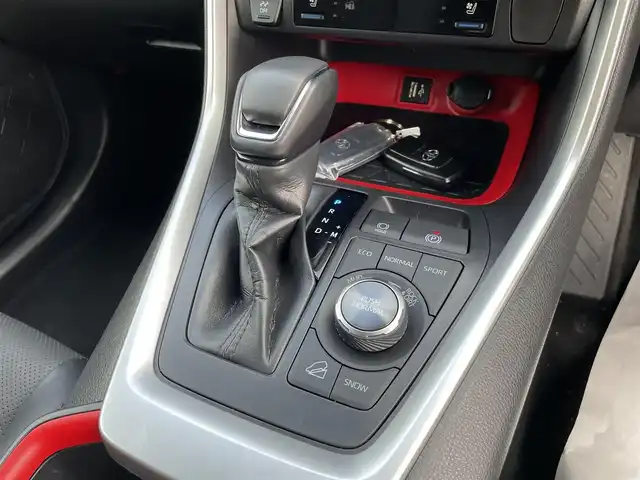 トヨタ ＲＡＶ４ アドベンチャー オフロードPKGⅡ 石川県 2023(令5)年 1.1万km グレーメタリック 4WD/トヨタセーフティセンス/純正10.5型ナビ/フルセグTV/バックカメラ/LEDヘッドライト/ETC/パワーバックドア/純正アルミホイール/レザーシート/シートヒーター/ハンドルヒーター/レーダークルーズコントロール/スマートキー/プッシュスタート/電動ミラー/保証書