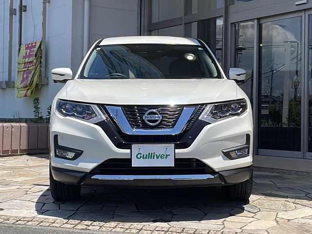 日産 エクストレイル 20X 静岡県 2018(平30)年 5.6万km ブリリアントホワイトパール 【主要装備】/純正９インチナビ　/純正リアフリップダウンモニター　/アラウンドビューモニター　/プロパイロット　/ブラインドスポットビューモニター　/インテリジェントルームミラー　/ＬＥＤヘッドライト　/オートライト　/ＥＴＣ/パワーバックドア/純正18インチアルミホイール/エマージェンシーブレーキ/ステアリングスイッチ/ソナー/スマートキー/プッシュスタート/アイドリングストップ/電動パーキングブレーキ/ブレーキホールド