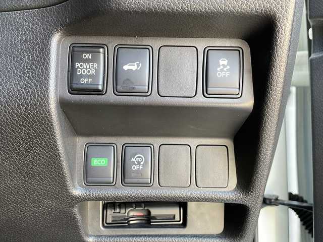 日産 エクストレイル 20X 静岡県 2018(平30)年 5.6万km ブリリアントホワイトパール 【主要装備】/純正９インチナビ　/純正リアフリップダウンモニター　/アラウンドビューモニター　/プロパイロット　/ブラインドスポットビューモニター　/インテリジェントルームミラー　/ＬＥＤヘッドライト　/オートライト　/ＥＴＣ/パワーバックドア/純正18インチアルミホイール/エマージェンシーブレーキ/ステアリングスイッチ/ソナー/スマートキー/プッシュスタート/アイドリングストップ/電動パーキングブレーキ/ブレーキホールド