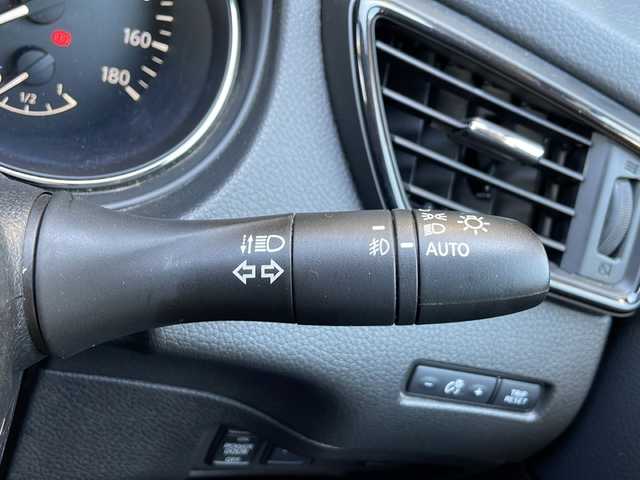 日産 エクストレイル 20X 静岡県 2018(平30)年 5.6万km ブリリアントホワイトパール 【主要装備】/純正９インチナビ　/純正リアフリップダウンモニター　/アラウンドビューモニター　/プロパイロット　/ブラインドスポットビューモニター　/インテリジェントルームミラー　/ＬＥＤヘッドライト　/オートライト　/ＥＴＣ/パワーバックドア/純正18インチアルミホイール/エマージェンシーブレーキ/ステアリングスイッチ/ソナー/スマートキー/プッシュスタート/アイドリングストップ/電動パーキングブレーキ/ブレーキホールド