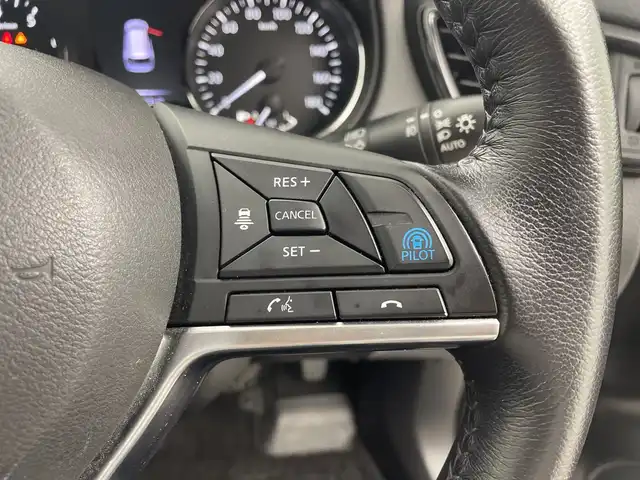 日産 エクストレイル 20X 群馬県 2018(平30)年 5.6万km ブリリアントホワイトパール 純正９型ナビ　純正１１型後席モニター　全周囲カメラ　アダプティブクルーズコントロール　ブラインドスポットモニター　電動リアドア　衝突被害軽減ブレーキ　インテリジェントルームミラー　ＥＴＣ　禁煙車