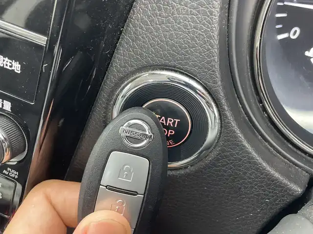 日産 エクストレイル 20X 群馬県 2018(平30)年 5.6万km ブリリアントホワイトパール 純正９型ナビ　純正１１型後席モニター　全周囲カメラ　アダプティブクルーズコントロール　ブラインドスポットモニター　電動リアドア　衝突被害軽減ブレーキ　インテリジェントルームミラー　ＥＴＣ　禁煙車