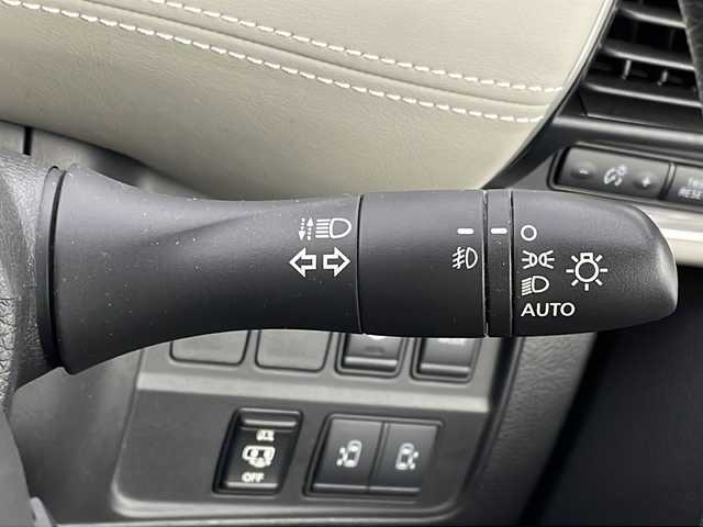 日産 セレナ 新潟県 2018(平30)年 5.8万km ミントホワイトP 純正メモリナビ/（ＢＴ/FM/AM/BR/DVD/フルセグTV)/アラウンドビューモニター/ステアリングスイッチ/ステアリングヒーター/プロパイロット/シートヒーター/デジタルインナーミラー/フリップダウンモニター/両側パワースライドドア/ドライブレコーダー/純正LEDヘッドライト/ドアバイザー/電格ミラー/ウィンカーミラー/ETC/取扱説明書/保証書