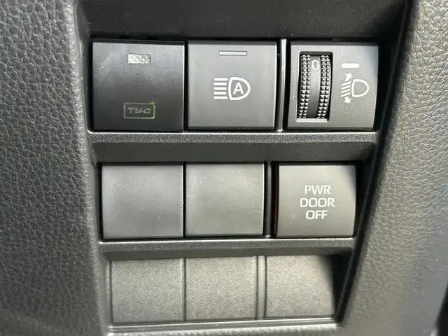 トヨタ ヴォクシー S－Z 宮城県 2024(令6)年 1.7万km アティチュードブラックマイカ ディスプレイオーディオプラス/・車載メモリーナビ/・DVD/CD/・AM/FM/・地デジTV/・12スピーカー/・USB入力/・HDMI入力/・AppleCarPlay/AndroidAuto/・先読みエコドライブ/・ETC2.0ユニット/プロジェクター式LEDヘッドランプ/・アダプティブハイビームシステム/＝＝＝/セーフティセンス/・プリクラッシュセーフティ/・レーントレーシングアシスト/・レーンディパーチャーアラート/・レーダークルーズコントロール/・オートマチックハイビーム/・ロードサインアシスト/・ドライバー異常時対応システム/・プロアクティブドライビングアシスト/・発進遅れ告知機能/パーキングサポートブレーキ（前後方静止物）/純正13インチ後席フリップダウンモニター/両側パワースライドドア/AC100V/革巻きステアリング/ステアリングスイッチ/電動パーキングブレーキ/ブレーキホールド/スマートキー＆プッシュスタート/電動格納ミラー/純正17インチアルミホイール/W//サイド/カーテンエアバッグ