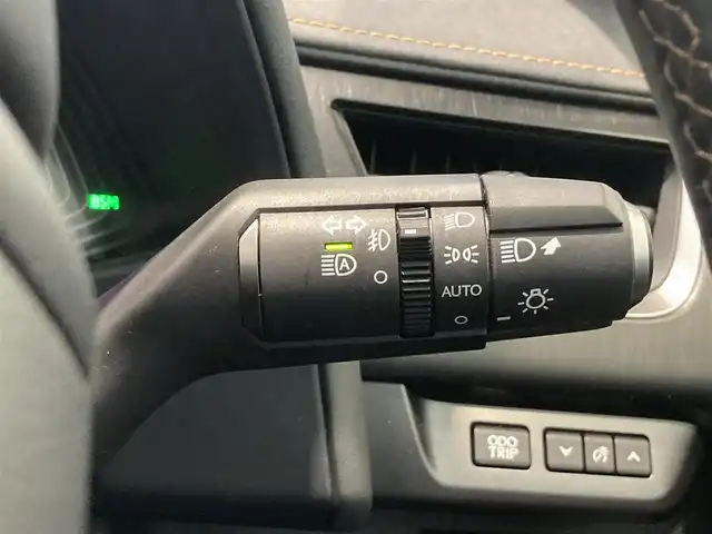 レクサス ＵＸ 250h バージョンL 熊本県 2020(令2)年 2.2万km テレーンカーキマイカM ・スマートキー/・プッシュスタート/・サンルーフ/・プリクラッシュセーフティ/・レーンデパーチャーアラート/・ブラインドスポットモニター/・パーキングサポートアラート/・道路標識アシスト/・先行車発進告知/・オートマチックハイビーム/・クルーズコントロール(追従式)/・茶革シート/・前席パワーシート/・前席シートヒーター ＆エアシート /・ハンドルヒーター /・純正メモリナビ/　【BD・Bluetooth・USB・SD・AUX・MSV】/・フルセグTV/・全方位カメラ/・ETC2.0/・ドライブレコーダー(前後録画)/・パワーバックドア/・LEDヘッドランプ/・LEDフォグランプ/・純正マット