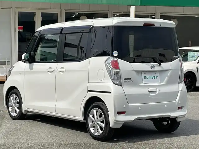 日産 デイズ ルークス X Vセレクション 千葉県 2018(平30)年 0.9万km ホワイトパール エマージェンシーブレーキ/アラウンドビューモニター/純正SDナビ【MM318D-L】/・CD/DVD/MSV/Bluetooth/フルセグ/両後パワースライドドア/インテリジェントキー/前後コーナーセンサー/社外前後ドライブレコーダー【ZDR-015】/純正ドライブレコーダー【DJ4-D】/ETC/純正14インチアルミホイール/ヘッドライトレベライザー/本革巻きステアリング/フォグランプ/ドアバイザー/サイドエアバッグ/新車時保証書＆取扱説明書
