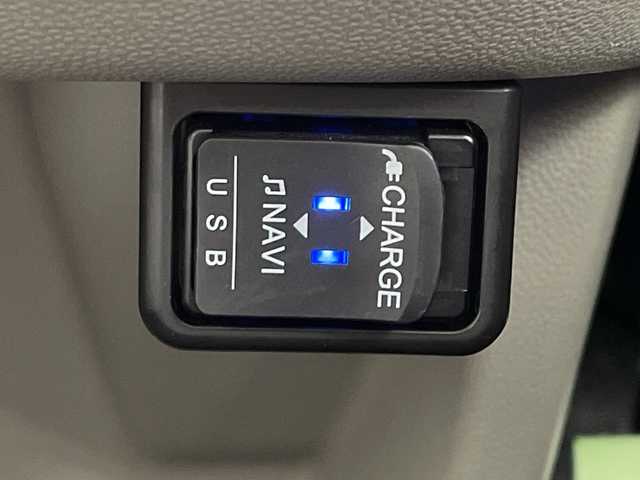 ダイハツ キャスト スタイル G VS SAⅢ 茨城県 2020(令2)年 4.9万km ファイアークォーツレッドM 純正SDナビ/衝突軽減ブレーキ/全方位カメラ　/シートヒーター　/ＵＳＢ/純正15インチアルミホイール　/前後ドライブレコーダー/ＬＥＤヘッドライト/ETC/オートハイビーム　/オートエアコン　/フロアマット　/スマートキー　