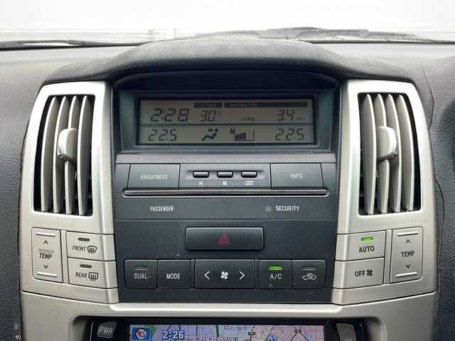 トヨタ ハリアー 240G Lパッケージ 愛知県 2003(平15)年 8.4万km シルバーM /ワンオーナー//純正DVDナビ//AM/FM/CD/MD//ETC//オートエアコン//１２V電源//D席パワーシート//HIDオートライト//Fフォグ//リモコンキー//本革巻きステアリング//電格ミラー//純正フロアマット//トノカバー//純正トランクフロアマット//保証書